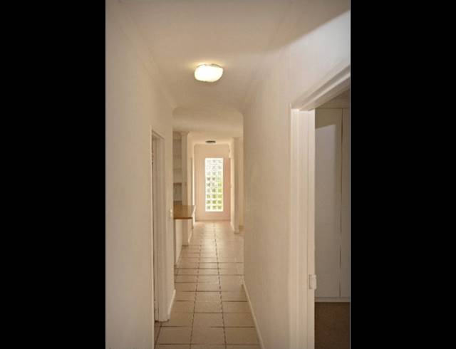 3 bed property to rent in UITZICHT